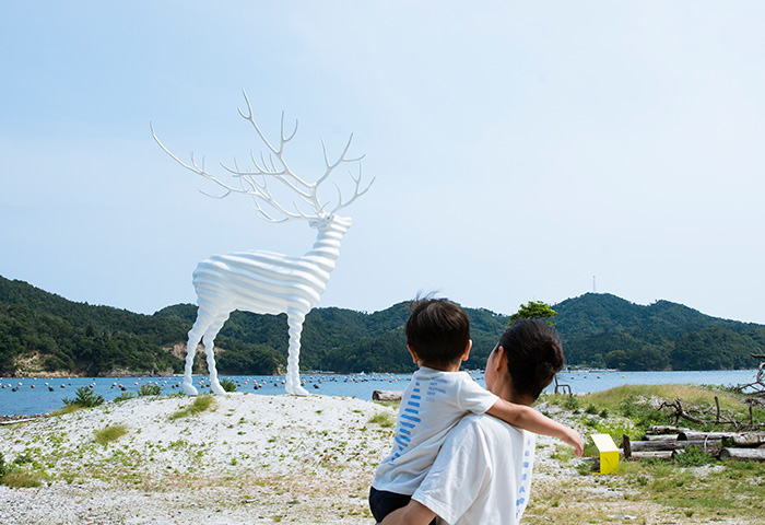 Reborn-Art Festival 2019 × URBAN RESEARCH × FISHERMAN JAPAN <br>オフィシャルコラボレーショングッズを発売！<br>宮城県石巻市の食堂「はまさいさい」のユニフォームにも